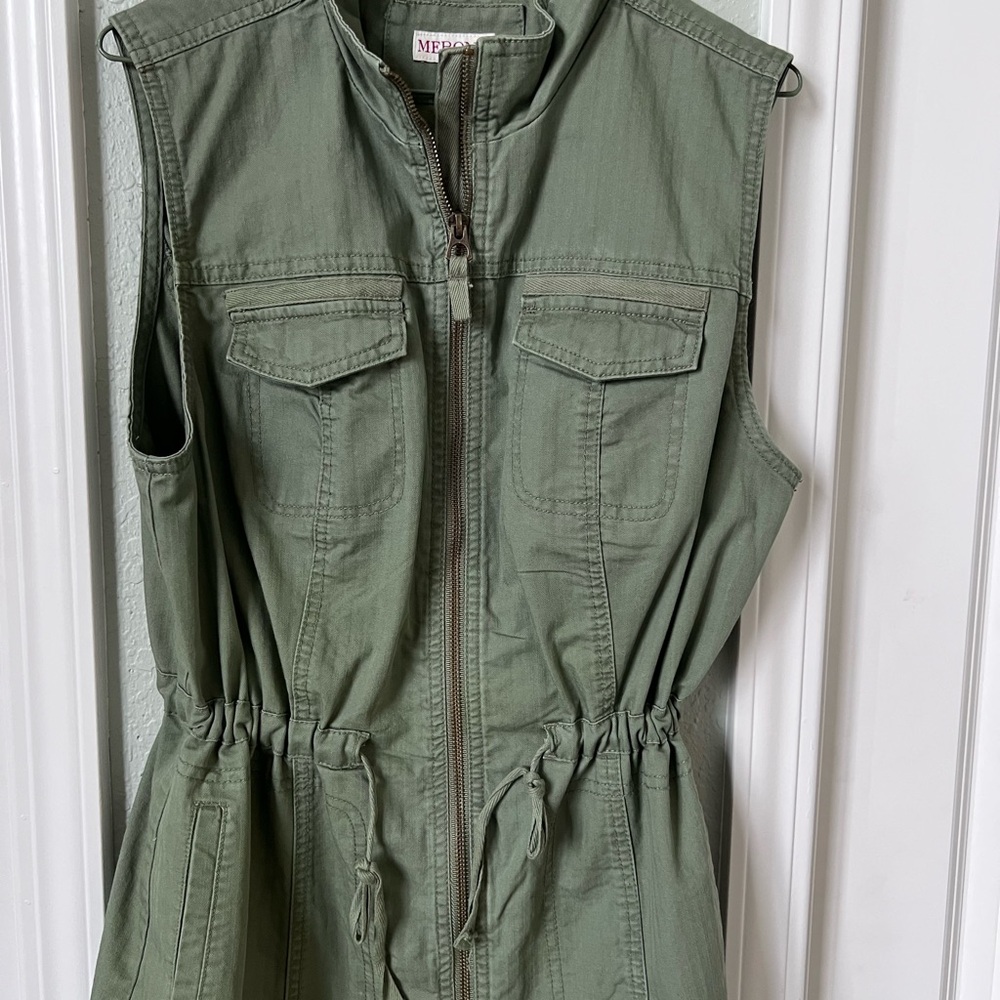 Me Jane Olive Green Sleeveless Utility Vest